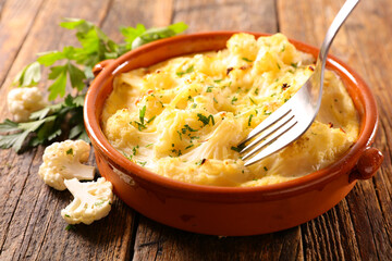 baked cauliflower with cheese and cream