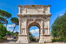 Der Ikonische Titusbogen Auf Der Via Sacra Im Forum Romanum In Rom In Italien