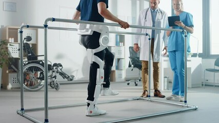 Aufkleber - Modern Hospital Physical Therapy: Patient with Injury Walks Wearing Advanced Robotic Exoskeleton