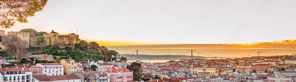 Obraz na płótnie Lisbon fortress of Saint George view, Portugal w salonie