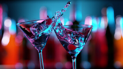 Fototapete - Closeup of splashing martini cocktails
