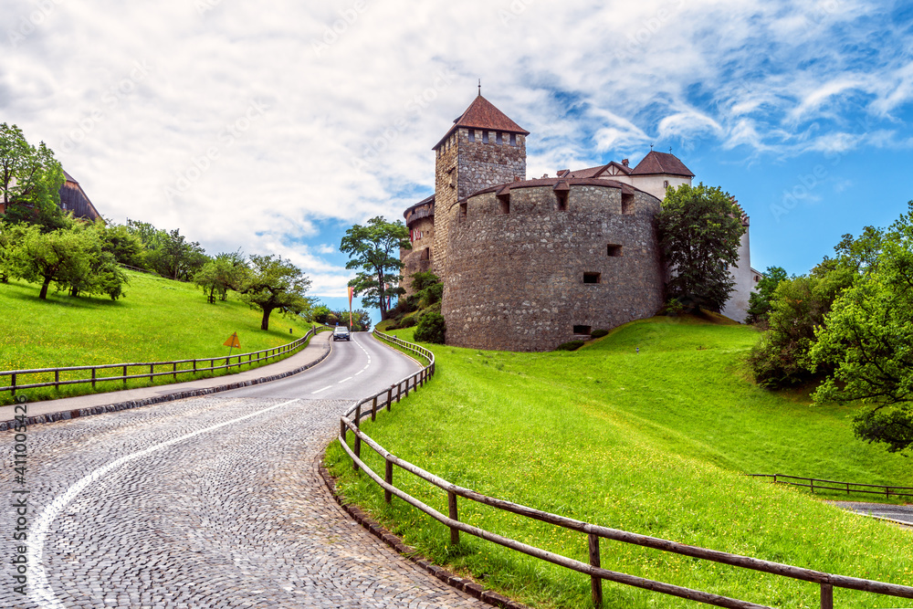 Obraz na płótnie Vaduz castle and winding road, Liechtenstein, Switzerland, Europe w salonie