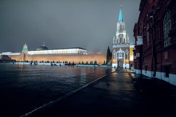 Canvas Print - Red Square by night