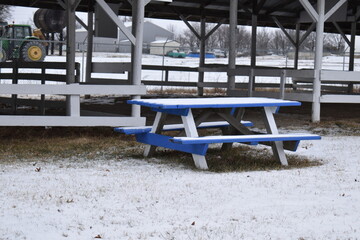 Canvas Print - Picnic Table