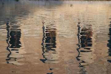 Canvas Print - reflections on the water