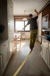 © Cavan Images - Indoor slacklining in the quarantine time