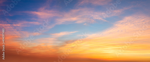 Photo Real panoramic sunrise sundown sunset sky with gentle colorful clouds