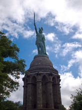 Hermanns Statue