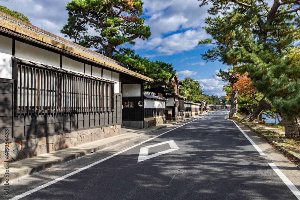 塩見縄手武家屋敷通り 島根県松江市 Fototapety 塩見縄手武家屋敷通り 島根県松江市 Fototapety
