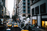 Fototapeta Nowy Jork - Narrow city street with traffic and pedestrians
