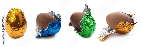 Obraz Dibond Set with sweet chocolate Easter eggs with foil on white background, banner design