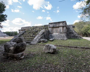 Wall Mural - Chichén Itzá Archaeological Complex - architectural details 42