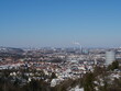 Panoramablick im Winter über die östlichen Teile der baden-württembergischen Landeshauptstadt Stuttgart mit dem Industriedenkmal Gaskessel