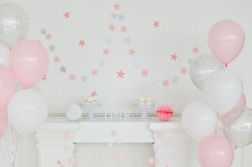 Wall Mural - pink balloons on a white background