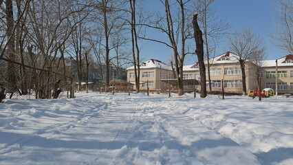 Poster - house in the snow