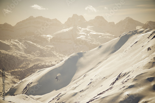 Dekoracja na wymiar  osniezone-szczyty-w-pirenejach