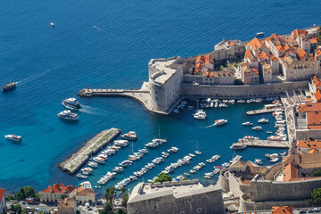 Canvas Print - Croatia. Dalmatia. Dubrovnik. View of the old town and harbor in Dubrovnik.