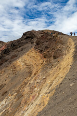 Canvas Print - Randonneurs sur un cratère volcanique du parc de Tongariro, Nouvelle Zélande