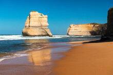 One Of The Twelve Apostles And Southern Ocean, Twelve Apostles National Park, Port Campbell, Victoria, Australia, Pacific