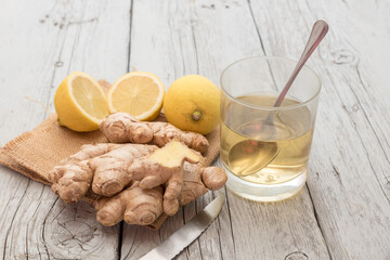 Canvas Print - Healthy herbal tea with ginger and lemon