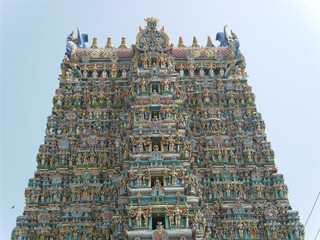 Canvas Print - Colorful Hindu temple of Meenakshi in the city of Madurai in the Indian state of Tamil Nadu