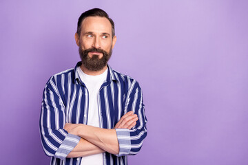 Poster - Photo of calm mature man cross hands look empty space isolated over purple color background