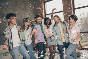 Poster - Photo portrait of overjoyed students laughing celebrating birthday dancing at party in hostel