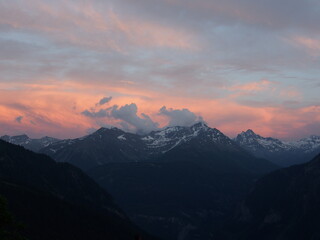  OLYMPUS DIGITAL CAMERA
Sunset dans les alpes