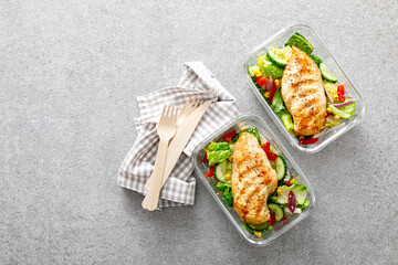 Wall Mural - lunch box of vegetable salad with grilled chicken breast