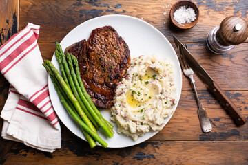 Wall Mural - Traditional steak and mashed potatoes with blanched asparagus