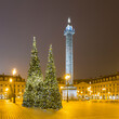 © Alex Holland/Westend61 - France, Ile-de-France, Paris, Christmas trees at illuminated Place Vendome during night
