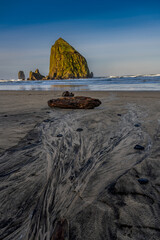 Wall Mural - 2021-02-15 HAYSTACK ROCK AND THE SANDY BEACH IN CANNON BEACH OREGON