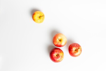 red and yellow apples