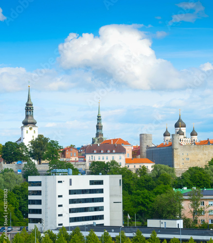 Skyline Tallin castle churc...