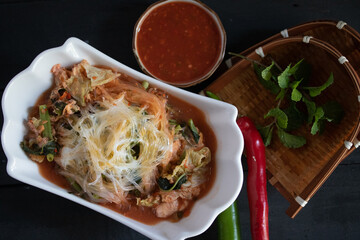 Wall Mural - Sukiyaki vermicelli on black background