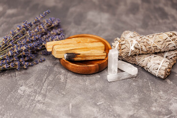 Unblock stagnant energy and release negative emotions. Cleansing kit, selenite stick. Smudge kit for spiritual practices with natural elements: Palo Santo sticks, dried white sage, crystals.