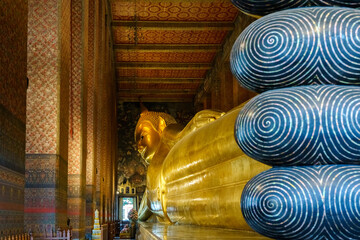 Wall Mural - The Reclining Buddha at Wat Pho (Pho Temple) in Bangkok, Thailand