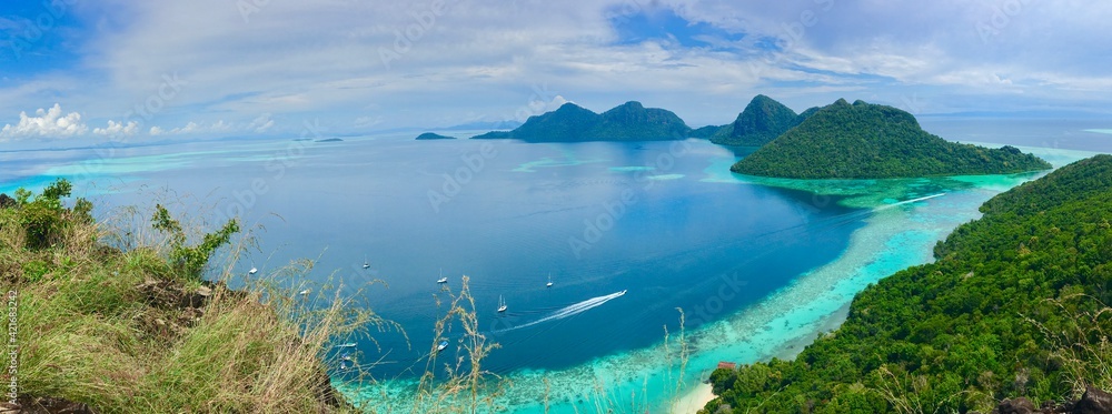Panoramic View Of Sea Against Sky Bohey Dulang Island - obrazy, fototapety, plakaty 