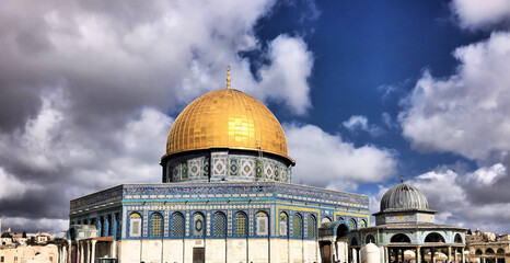 Wall Mural - A view of the Dome of the Rock in Jerusalem