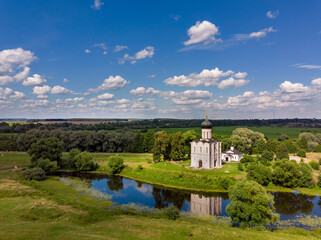 Wall Mural - the Church of the Intercession on the river Nerl in Bogolyubovo