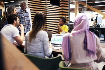 Poster - Diverse group of businesspeople having an office meeting