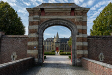 Laarne, Belgium - September 22 2019: Laarne Castle Entrance. The Castle Can Be Seen Through The Main Gate