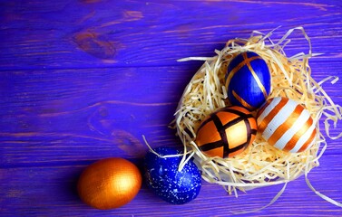 Poster - Easter eggs on a wooden background