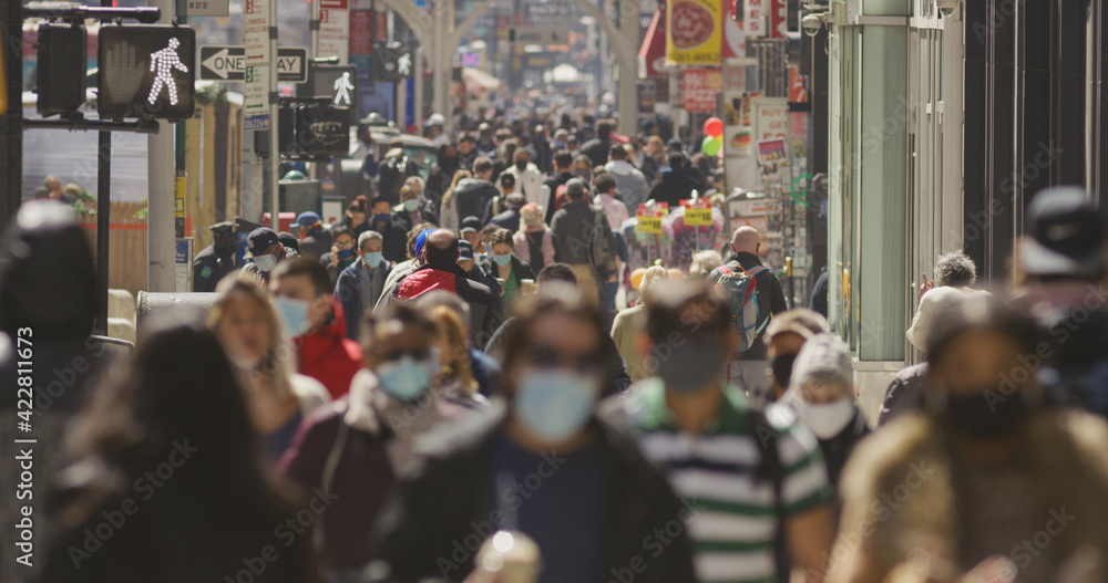 Anonymous crowd of people walking street wearing masks during Covid 19 pandemic in New York City - obrazy, fototapety, plakaty 