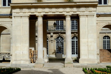 Sticker - The forecourt of the Carnavalet museum in Paris.