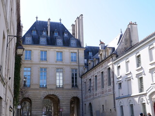 Wall Mural - The architecture of the Marais a famous quarter in Paris.