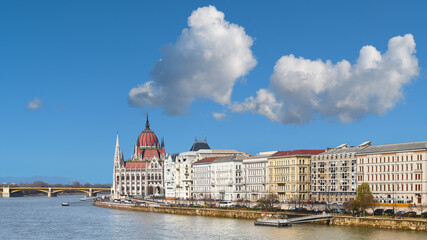 Wall Mural - Parliament building in Budapest, Hungary on a bright sunny day