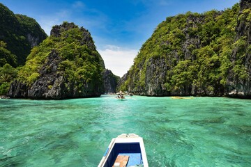 Wall Mural - El Nido Palawan Paradise in the Philippines, Island hopping, dive spot, beautiful beaches ,cliffs, uneso nature resort