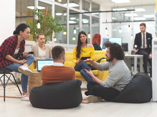 Wall Mural - team meeting and brainstorming in modern office