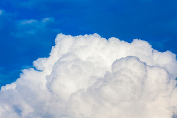 blue beautiful sky with clouds in the daytime